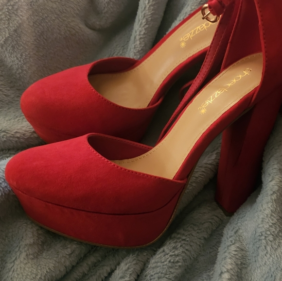 Shoe Dazzle Women's Red Platform Heels - Picture 4 of 15